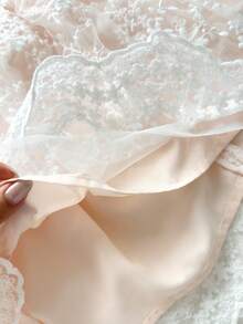 女童休閒日常百搭舒適甜美可愛精緻優雅刺繡蕾絲彼得潘領蕾絲拼接洋裝 白色婚禮季花童禮服長裙 - 白色 - 查看 4