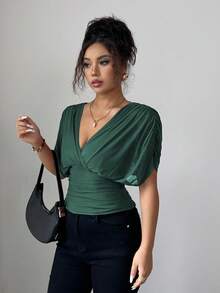 Elenzga 女士春夏网眼弹力针织内衬优雅度假沙滩装，通勤休闲法式浪漫交叉褶皱，肩部袖口收褶，腰部抽褶，可调节下摆荷叶边T恤上衣 - 墨綠色 - 查看 3