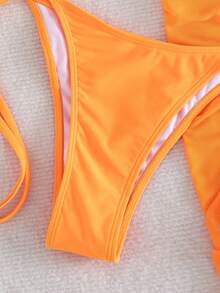 Swim SXY 新款时尚三件套 3D 兰花印花挂脖比基尼上衣、系带三角泳裤、荷叶边网纱迷你裙泳装套装（花朵图案随机）橙色花卉挂脖比基尼上衣和泳裤，后背系带设计，夏季短款泳装 - 橘色 - 查看 4