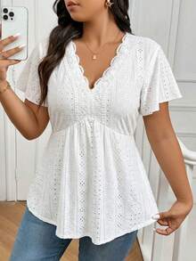 SHEIN Frenchy 母亲节度假优雅加大码V领撞色蕾丝纹理波西米亚风夏季T恤 - 白色 - 查看 3