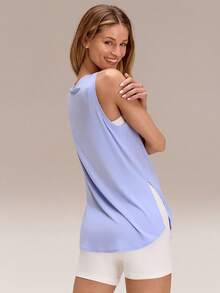 TENCEL™ 莫代尔面料，轻盈丝滑，及臀侧开衩无袖运动背心，适合低强度瑜伽、普拉提、健身房、日常休闲穿着。 - 淡紫色 - 查看 7