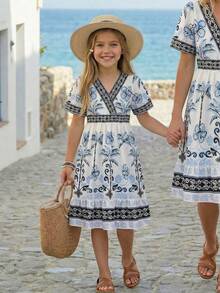 Emery Rose Kids Váy thường ngày cổ chữ V họa tiết hoa nhí cho bé gái - Xanh và trắng - Xem 4