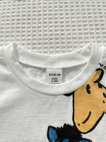 SHEIN Playful Pals 2件套幼儿男童可爱动物印花圆领短袖T恤和松紧腰短裤套装，白色T恤印有长颈鹿、斑马和狮子图案，搭配纯绿色短裤，可爱户外/休闲/运动套装，适合春夏季节，尺码6个月至3岁 - 軍綠色 - 查看 7