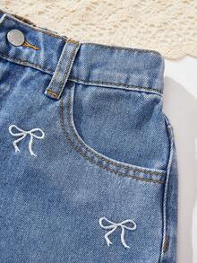 SHEIN Quần short jean denim dáng suông, họa tiết nơ thêu, có túi, gấu quần xắn lên, thích hợp cho bé gái tuổi teen phong cách Y2K, mùa xuân hè, đi biển. - Rửa trung bình - Xem 4