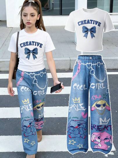 SHEIN ChillGRL 2 pezzi Set di maglietta a maniche corte con grafica finta di jeans e pantaloni con stampa a catena di cartoni animati finta di jeans per ragazze pre-adolescenti, stile casual quotidiano