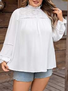 SHEIN CURVE+ Áo sơ mi nữ màu trơn đơn giản, thời trang thường ngày, cổ lọ tay dài phối ren, chất liệu vải trắng trơn có họa tiết, thích hợp cho lễ hội âm nhạc, kỳ nghỉ bên bờ biển, phong cách bohemian. Thích hợp cho mùa xuân/hè. - trắng - Xem 5