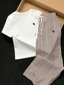 Comfortcana Bộ 2 món gồm áo tay ngắn cổ tròn thêu và quần in sọc, kiểu dáng thường ngày. - Nhiều màu - Xem 6