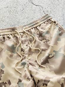 EVRINFINITE Manfinity Homme Men's Camouflage Print Flap Pocket Drawstring Waist Straight Loose Cargo Pants,Sports Pants,Summer Pants - Khaki - View 3