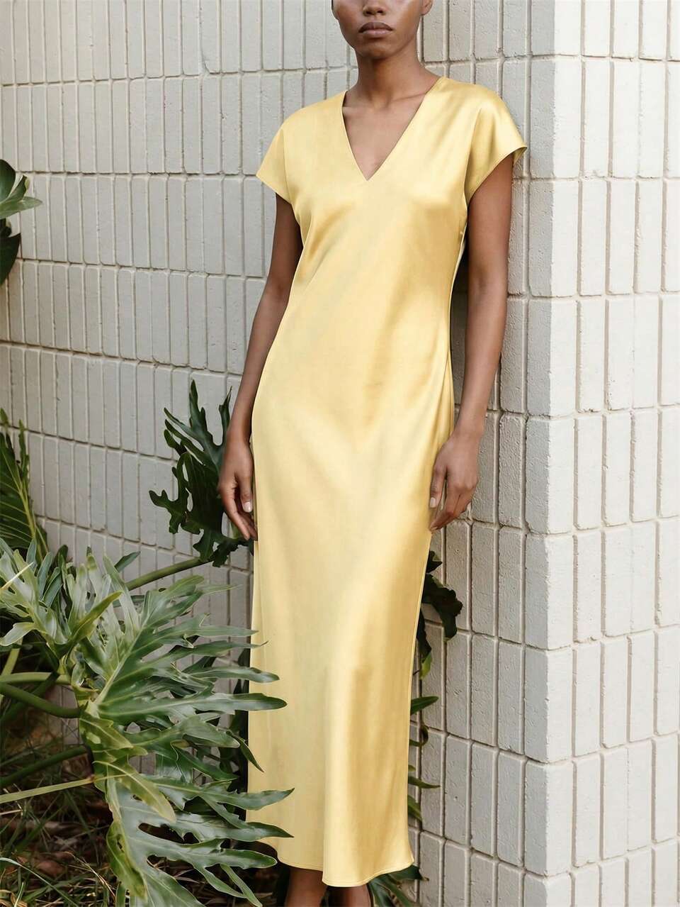 SHEIN Maija MAIJA Elegant Pale Yellow V-Neck Side Slit Maxi Dress,Women's Summer Tea Party Wedding Guest Dress,Formal Prom Mother's Day Summer Outfits