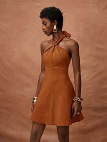 Zivah 2026春夏新款亚麻荷叶边A字迷你连衣裙，棕色，适合音乐节、复活节、圣帕特里克节、情人节、约会、西式风格、游牧风格、生日、毕业典礼、校园风、日常穿着、休闲、度假、邮轮旅行、海滩、日光浴、潮流、街头风、婚礼宾客、通勤、早午餐、机场、派对、节日、办公室等场合。 - 紅木色 - 查看 3