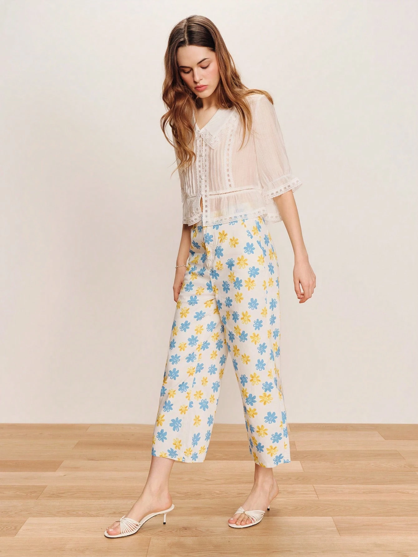 High-Waisted White Jeans With Yellow And Blue Floral Print Wide Legs 3/4 Length Spring Summer Going Out French Style Parisian Style Ditsy Pants Vacation Outfit Office Outfit