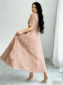 Modelyn V领蕾丝拼接碎花短袖收腰连衣裙，女士长款碎花连衣裙，适合夏季度假和日常穿着 - 彩色 - 查看 2