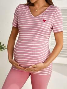 SHEIN 两件套哺乳套装：短袖圆领心形刺绣提拉式哺乳功能双层修身条纹上衣，可调节腰部松紧修身裤 - 粉色 - 查看 4