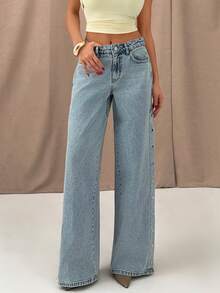SHEIN Calça jeans de cintura baixa, modelagem regular, estilo casual, azul claro com lavagem neve, detalhe de botão na costura lateral e pernas largas. - Lavagem leve - Ver 6