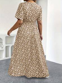 EMERY ROSE Gaun Maxi Bohemian Ukuran Plus Motif Bunga Kecil, Gaun Lengan Pendek Polkadot Leher V yang Modis dan Seksi, Gaun Maxi Bohemian - Khaki - View 2