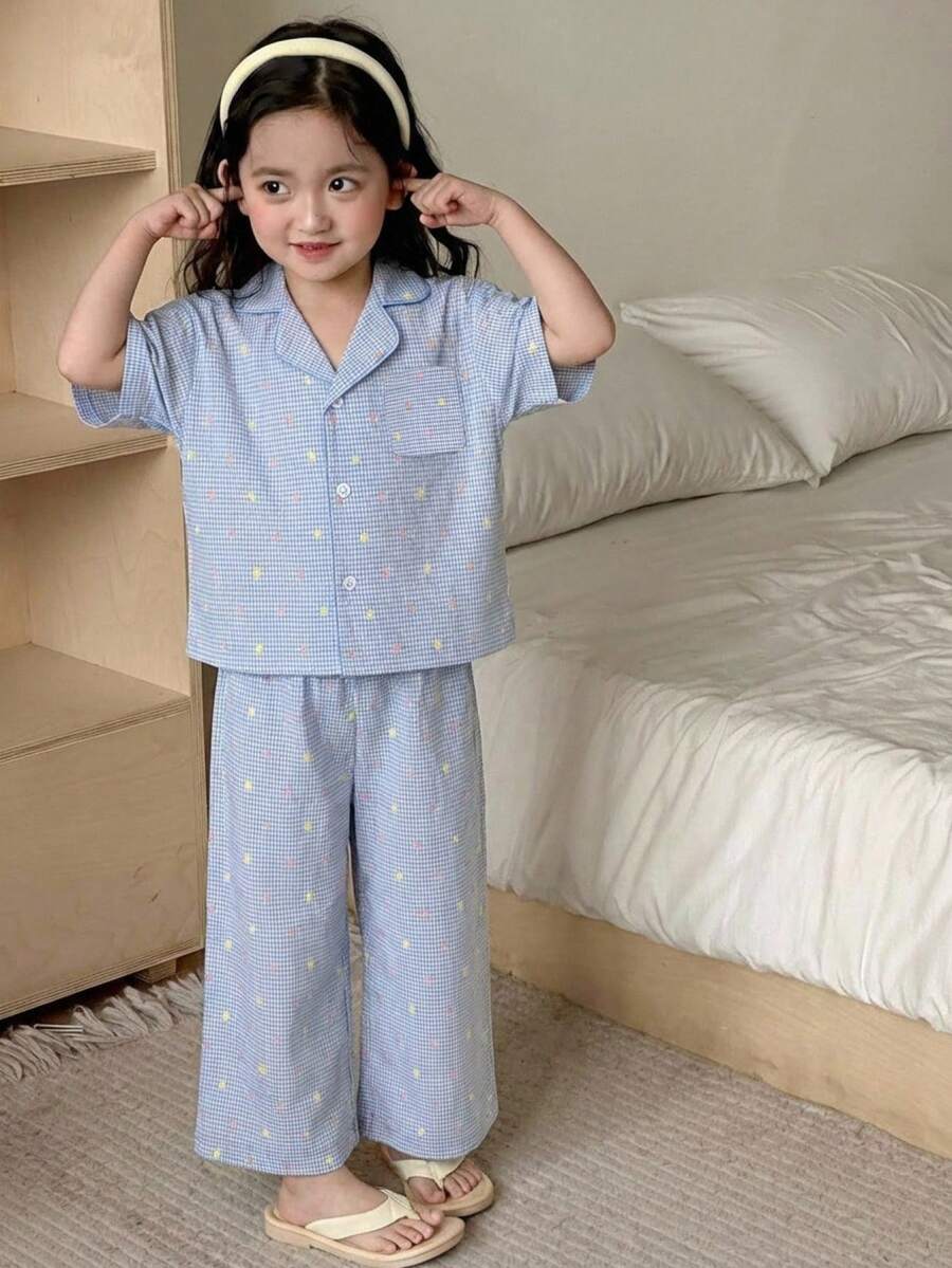 Dazy Kids Bộ 2 món cho bé gái (size nhỏ): Áo thun tay ngắn cổ tròn in họa tiết toàn thân + Quần in họa tiết toàn thân, thích hợp mặc nhà mùa hè. - Màu xanh nhạt - Xem 1