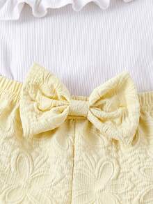 SHEIN Baby Girls' Cute Fashion Asymmetric Neck Floral Decor Top Paired With Bow Tie Comfortable Summer/Autumn Shorts T-Shirt Set - Yellow - View 3