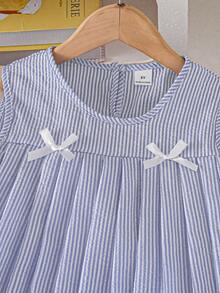 SHEIN Girls' Light Blue Striped Summer Cute Vacation Holiday Set,Sleeveless Crew Neck Bow Decor Pleated Hem Top & Loose Wide-Leg Pants Casual Sports Outfit - Blue and White - View 9