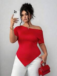 Elenzga 大码女式夏季不对称肩部褶饰不对称下摆短袖 T 恤，优雅别致的办公室穿着，修身廓形 - 紅色 - 查看 4