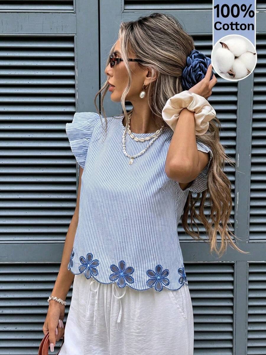 Serisse Blusa de manga corta con bordado hueco y rayas para vacaciones casuales de mujer, blusa de algodón francés a rayas azul y blanco con bordado de manga corta, diseño de estampado floral, diseño de dobladillo con encaje hueco y bordado, blusas casuales elegantes para mujer, top de verano, blusas casuales para mujer, atuendos de playa, atuendos de vacaciones de playa para mujer, atuendos de vacaciones para mujer, atuendos de verano para mujer, ropa de verano, blusa de estilo francés, tops casuales elegantes para mujer, tops de para mujer, últimos tops para nuevos lanzamientos de mujer, atuendos casuales de verano para mujer, atuendos de verano para mujer, blusas de verano para mujer, atuendos casuales para mujer - Azul y blanco - Ver 1