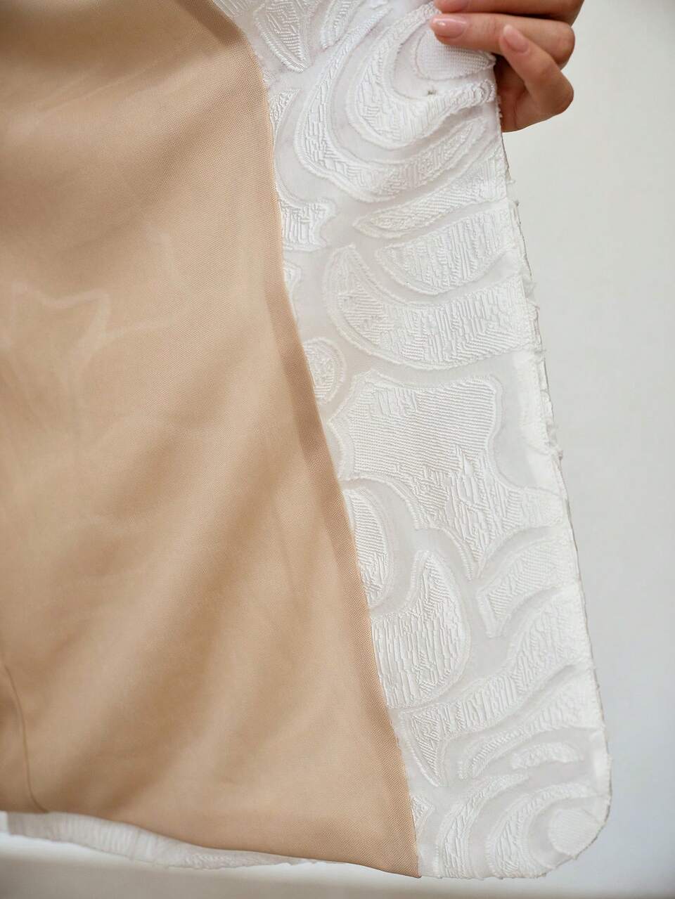 MOTF ELEGANT FASHION LUXURY DESIGN SLEEVELESS LAPEL LARGE ROSE FAUX EMBROIDERY MID-LENGTH BLAZER