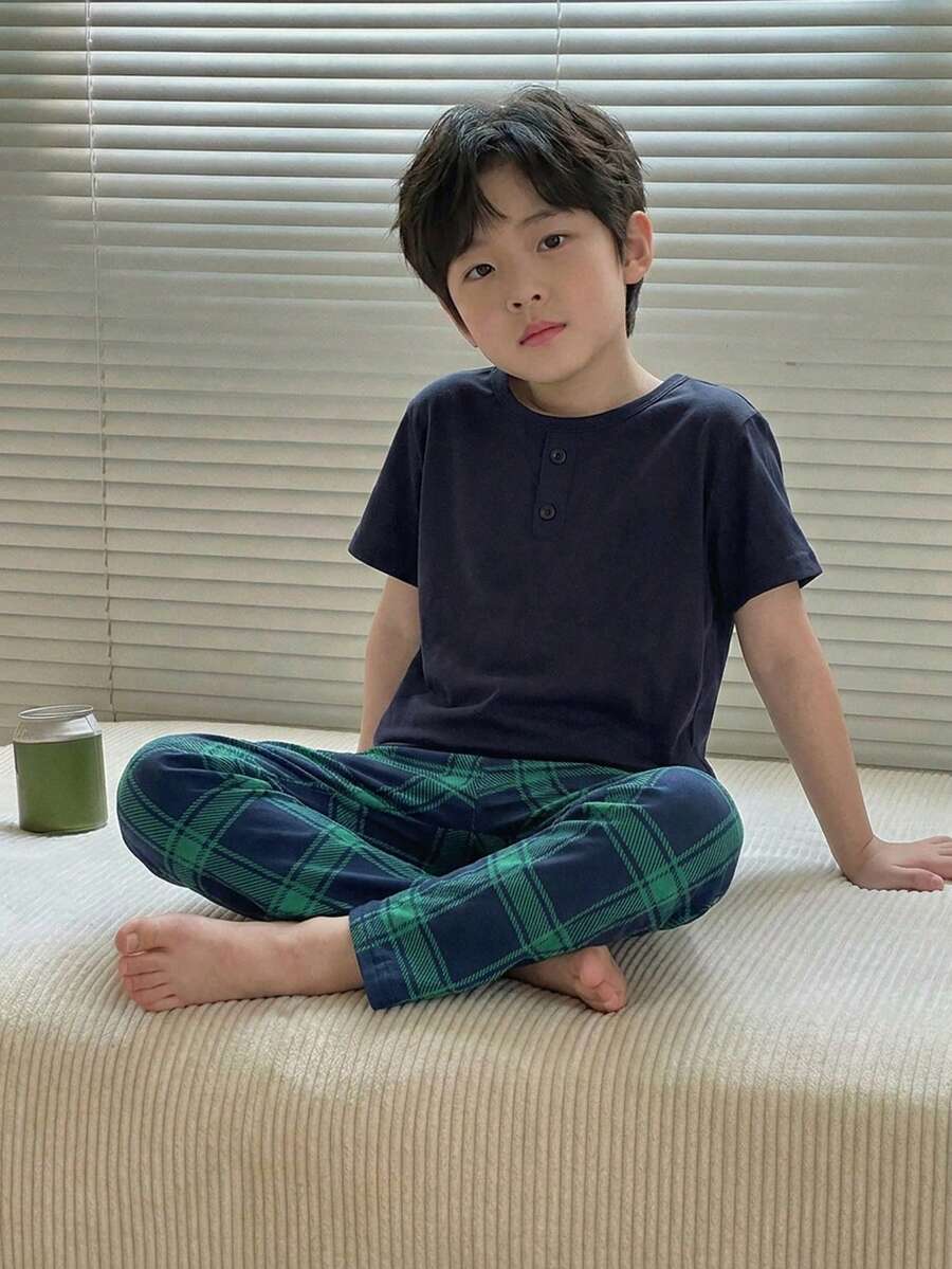两件套男童休闲蓝色圆领短袖上衣和绿色格子裤套装,夏季家居服 - 綠色 - 查看 1