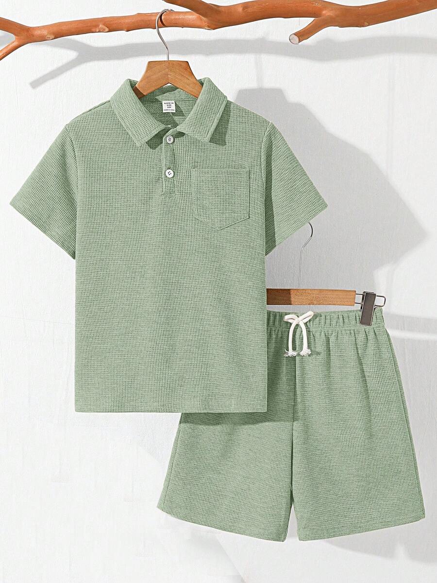 SHEIN 两件套男童休闲宽松纯色 Polo 领短袖 T 恤和短裤套装,适合通勤、上学、日常休闲穿着、运动、春夏穿着。 - 薄荷綠 - 查看 1