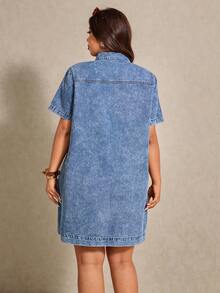 Elaquor Plus Size Women's Summer Casual Vacation Daily Commute Button Decor V-Neck Short Sleeve Loose Denim Dress - Light Wash - View 4
