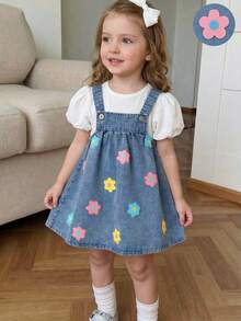 SHEIN Playful Pals Đầm denim dáng rộng thoải mái in hoa cho bé gái, màu be, tay ngắn, chất liệu cotton mềm mại nhẹ, là món đồ không thể thiếu cho các bé gái sành điệu, phù hợp mặc vào mùa xuân/hè, dạo phố, đi mua sắm, dã ngoại, mẫu mới mùa thu 2023. - Nhiều màu - Xem 3