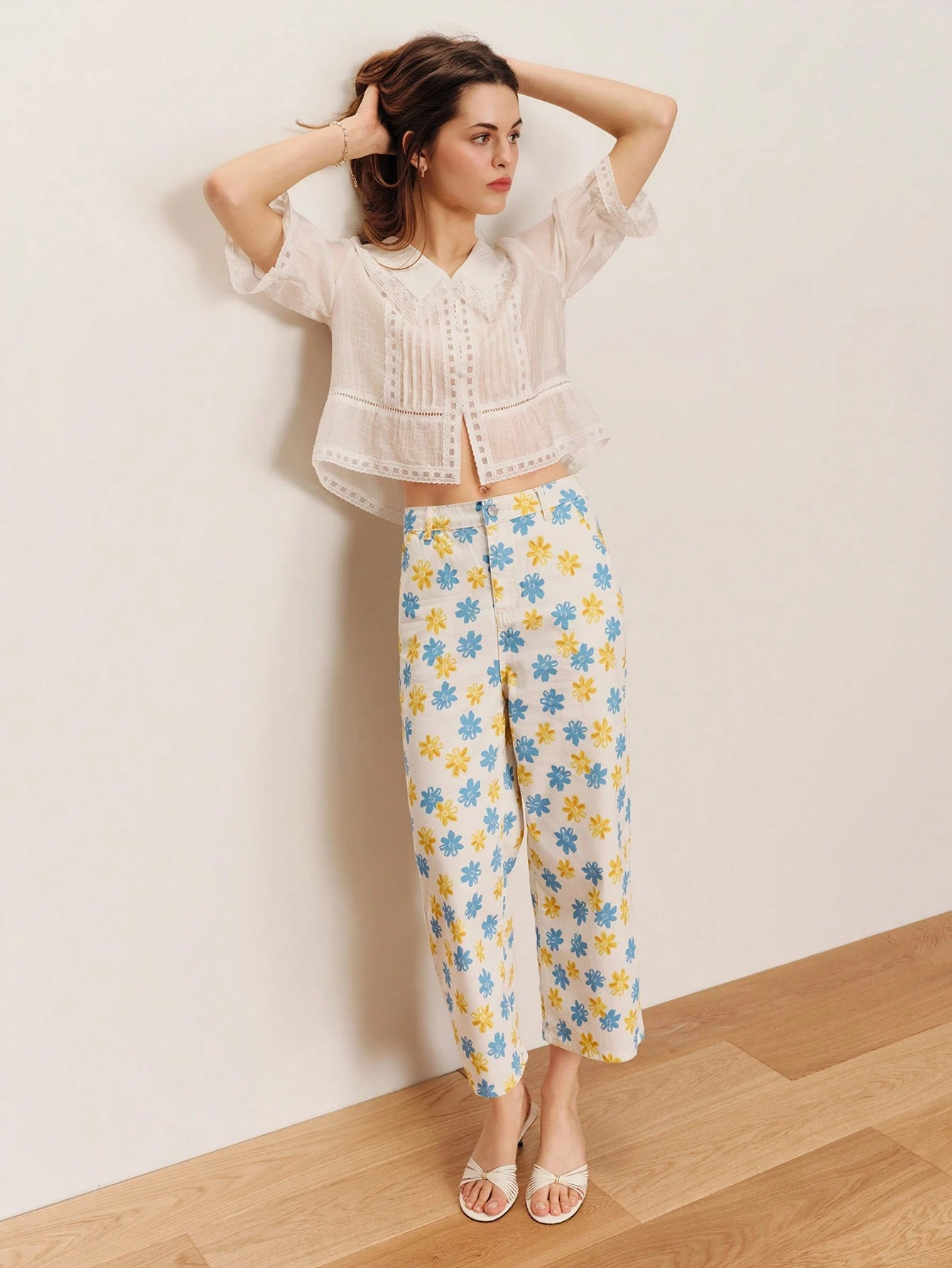 High-Waisted White Jeans With Yellow And Blue Floral Print Wide Legs 3/4 Length Spring Summer Going Out French Style Parisian Style Ditsy Pants Vacation Outfit Office Outfit