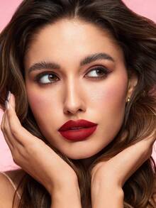 SHEGLAM 霧面魅力液體唇膏-深紅色持久高色素唇膏滋養向日葵油減少唇部細紋唇部護理唇妝派對液體唇膏 品牌 美容 化妝 化妝品 適合女性與女孩 完美搭配夏季春季 Y2K 時尚 流行 生日 母親節禮物 假期 派對準備就緒 最佳顏色 - Crimson - 查看 4