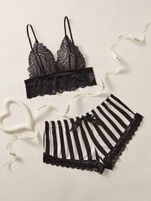 Elorette Ensemble de lingerie comprenant un soutien-gorge en dentelle fleurie et un short rayé - Noir et Blanc - Voir 1