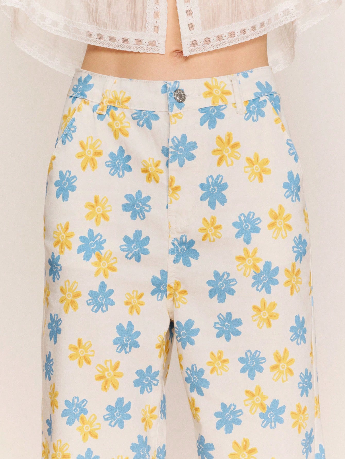High-Waisted White Jeans With Yellow And Blue Floral Print Wide Legs 3/4 Length Spring Summer Going Out French Style Parisian Style Ditsy Pants Vacation Outfit Office Outfit