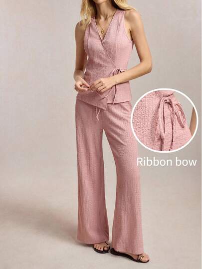 BizChic 春夏新款纹理针织不规则剪裁不对称领系带蝴蝶结无袖上衣搭配松紧腰宽松长裤，女士时尚套装，适合办公室、正式场合、休闲、浪漫、Y2K、90年代复古、派对、婚礼宾客、伴娘、女主人、日常穿着。