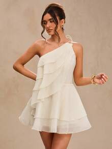 SHEIN BAE 不对称荷叶边不对称肩部迷你连衣裙，适合婚礼宾客、派对、夏季鸡尾酒会、海滩度假、生日等场合，轻盈修身纯白色连衣裙，女士春夏款，返校季、毕业典礼，简约优雅性感连衣裙，度假约会 - 白色 - 查看 4