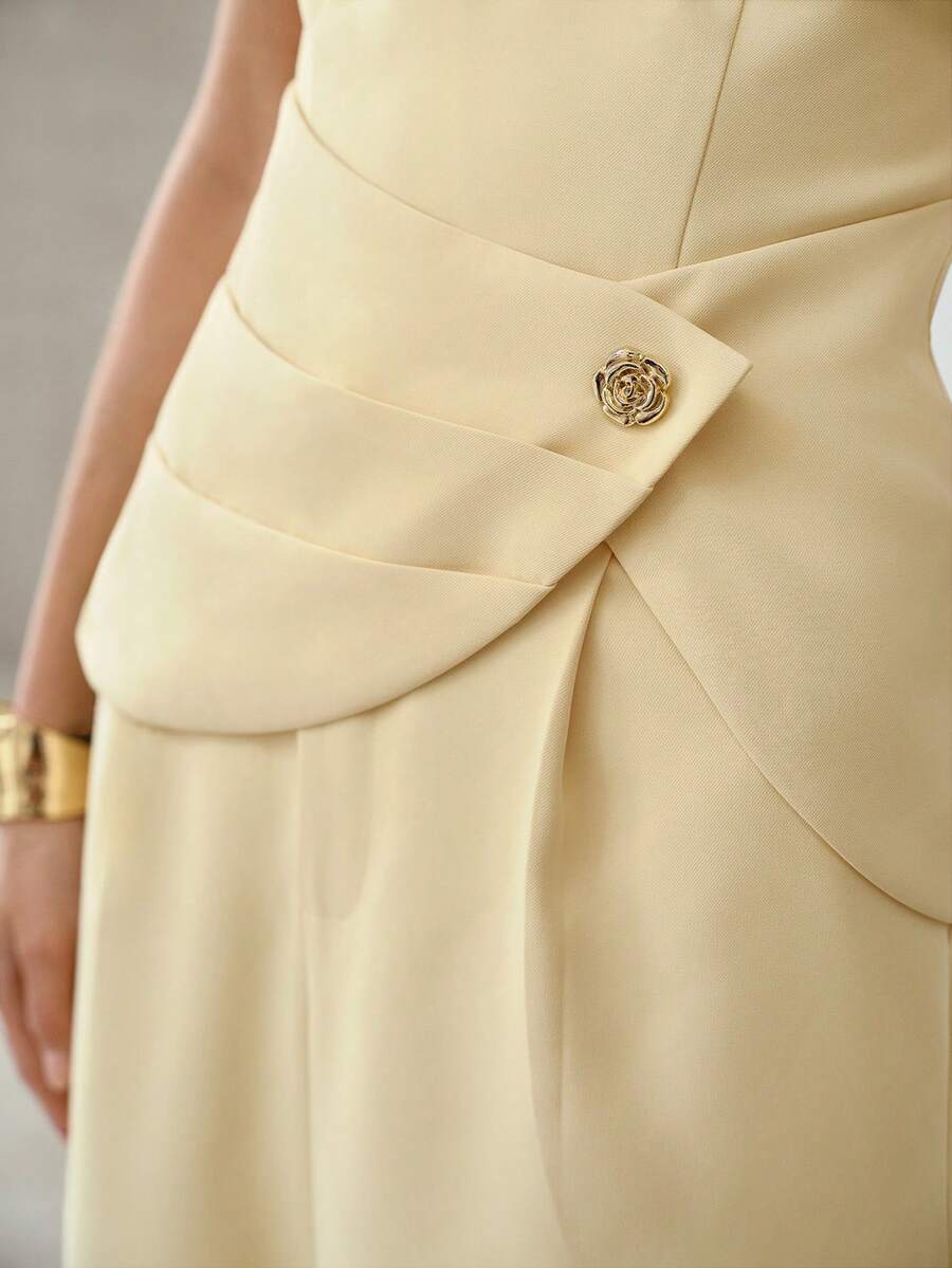 MOTF PREMIUM YELLOW STRAPLESS ELEGANT CASUAL COMMUTE 2 PIECES SET WITH ROSE BUTTON DECOR, SLIMMING - Yellow - View 2
