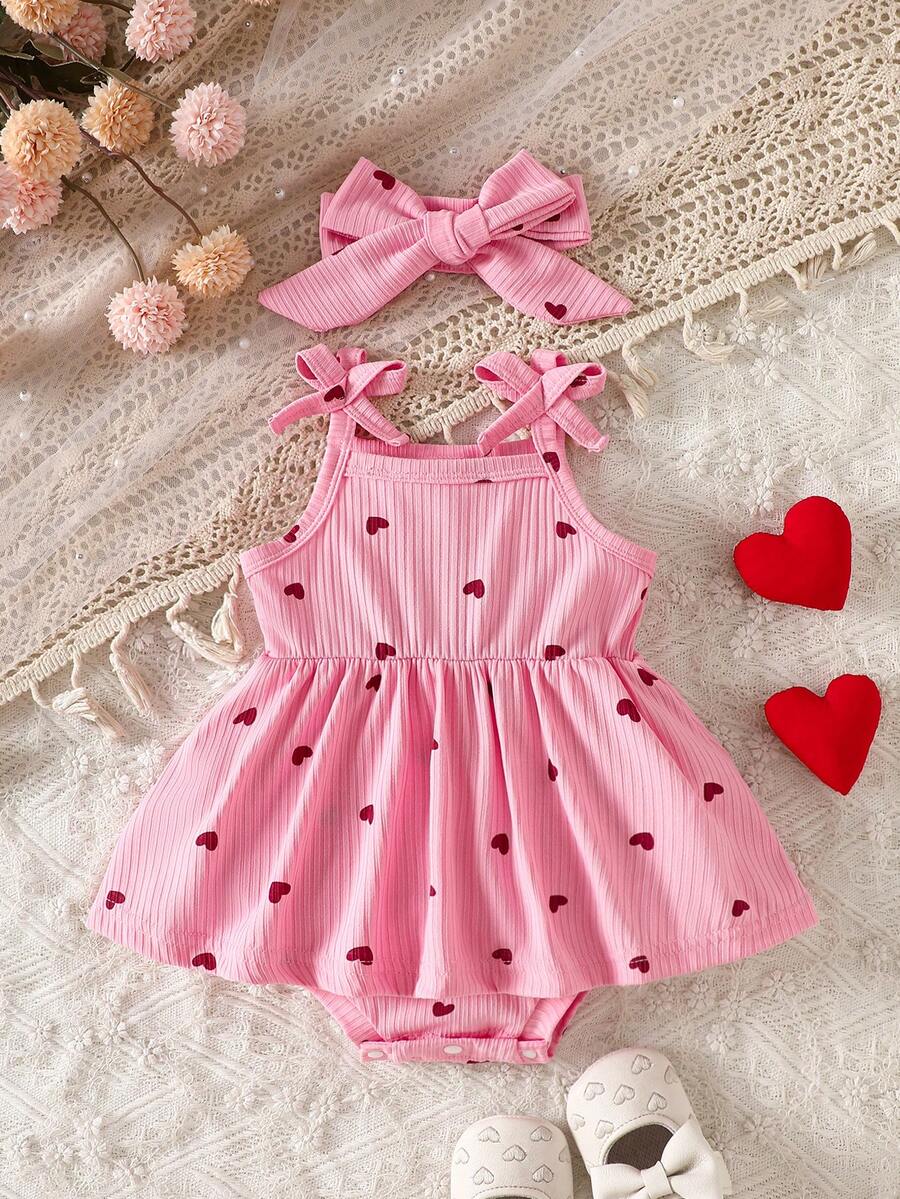 SHEIN Vestido de pelele con estampado de corazón y volantes para bebé niña - Rosa - Ver 1