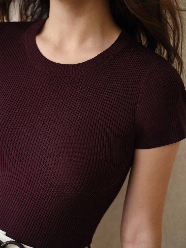SOLID SLIM FIT RIBBED KNIT TOP
