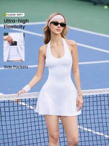CourtClass 女士运动连衣裙，修身鱼骨褶连衣裙，健身瑜伽网球防闪口袋网球裙 - 白色 - 查看 1