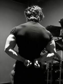 GymBeat Áo thun nam tay ngắn in họa tiết Gothic, thích hợp cho tập luyện thể thao thường ngày. - màu đen - Xem 2