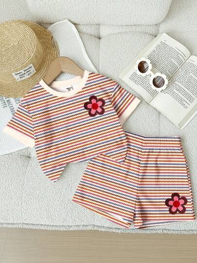 SHEIN 2 piezas Conjunto informal de niña bebé con camiseta de manga corta de cuello redondo suelta y estampado de rayas de dopamina, bordado floral retro y pantalones cortos, adecuado para primavera/verano, diario, salidas, vacaciones, campus, picnic, al aire libre, granja