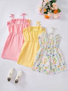 SHEIN Elladie kids 三件套女童荷叶边吊带连体衣套装 - 从清新花卉到纯色，三种款式自由变换。细肩带设计贴合肩部线条，荷叶边领口如同小蛋糕的边角，松紧腰身打造利落比例。短裤款式活动自如，无论是野餐、拍照还是日常穿着，都能为整个夏天增添一抹甜美气息！ - 彩色 - 查看 2
