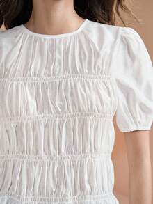 Arave 女士天丝面料修身花瓣袖褶裥收腰休闲通勤上衣 - 白色 - 查看 3