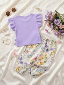 SHEIN Vintaside Kids Bộ 2 món áo thun cổ tròn tay bèo kẻ sọc và quần in hoa cho bé gái, quần áo trẻ em, trang phục trẻ sơ sinh, áo trẻ sơ sinh, thích hợp cho tiệc tùng, kỳ nghỉ, họa tiết thỏ và hoa, phong cách đồng quê, thích hợp cho mùa hè - Màu tím - Xem 2
