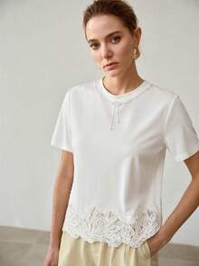 MOTF PREMIUM CAMISETA CON DETALLES DE ENCAJE CONTRASTANTE Y PERLAS FALSAS - Blanco - Ver 5