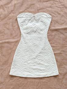 SHEIN PETITE CURVE 大码纯色金属装饰镂空性感休闲简约抹胸连衣裙 - 白色 - 查看 2