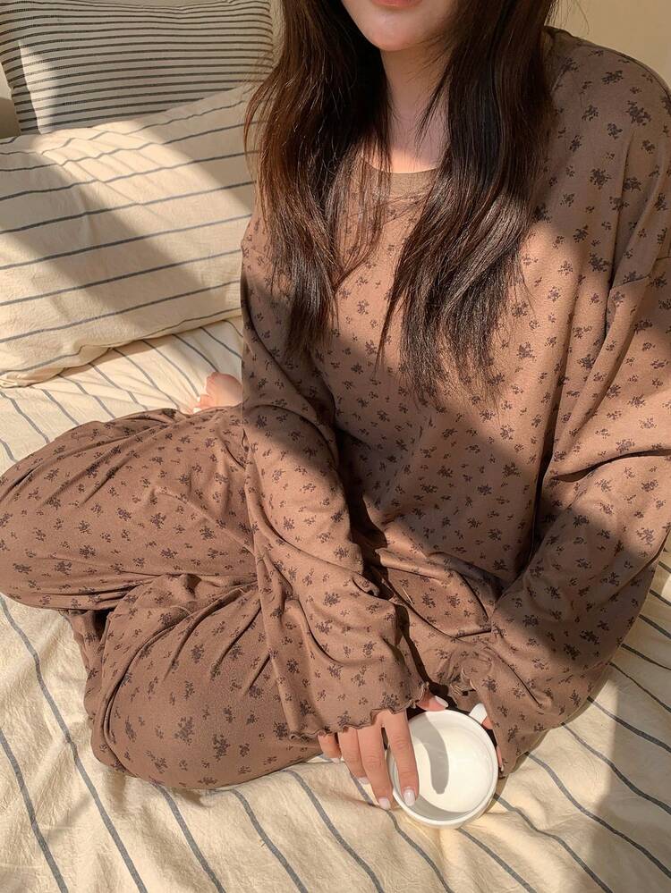 Dazy Plus Plus Size Women's Ditsy Floral Loose Pajama Set, Comfortable Home Wear For Spring & Autumn