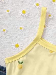 SHEIN Áo camisole màu vàng tươi mát và dịu nhẹ. Dây đeo vai tạo nên đường nét gọn gàng, thân áo được thêu họa tiết quả chanh nhỏ xinh, tựa như những chấm sáng lấp lánh trong mùa hè, sống động và tinh nghịch. Phần gấu áo được xếp ly nhẹ, không chỉ tôn lên vòng eo mà còn mang đến cảm giác thoải mái, dễ chịu, phù hợp cho những hoạt động thường nhật như ở nhà, đi mua sắm và uống trà chiều. Áo cũng có thể tỏa sáng trong những chuyến đi chơi mùa hè và những buổi gặp gỡ thân mật, như thể đang khoác lên mình làn gió mát và sự ngọt ngào của đầu hè. - Màu vàng - Xem 3