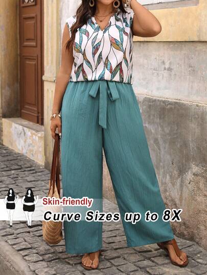 SHEIN CURVE+ Casual tweedelige set voor dames met een plus size figuur: een shirt met V-hals en wijde pijpen in vakantieprint.