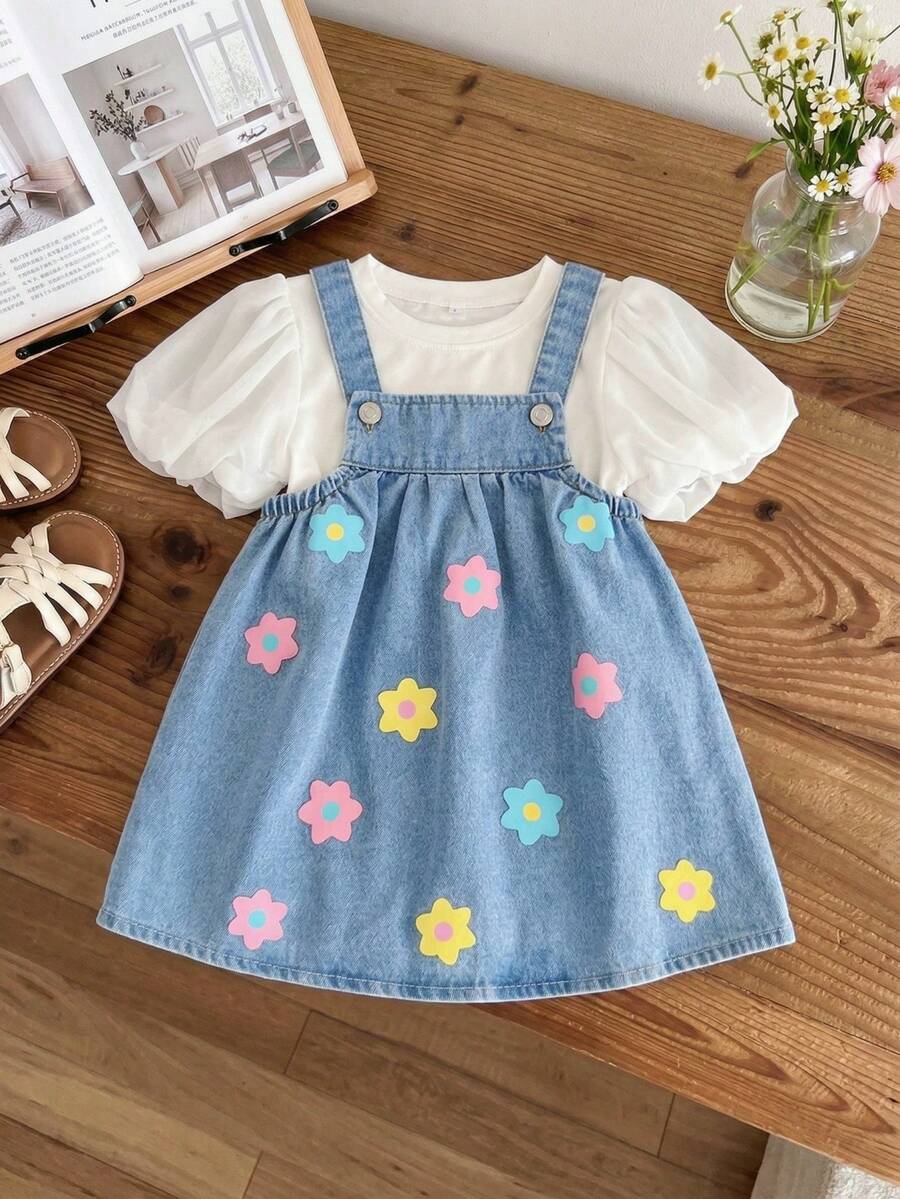 SHEIN Playful Pals Đầm denim dáng rộng thoải mái in hoa cho bé gái, màu be, tay ngắn, chất liệu cotton mềm mại nhẹ, là món đồ không thể thiếu cho các bé gái sành điệu, phù hợp mặc vào mùa xuân/hè, dạo phố, đi mua sắm, dã ngoại, mẫu mới mùa thu 2023. - Nhiều màu - Xem 1